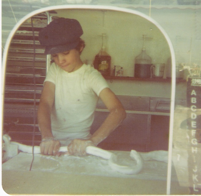 Picture of Taffy worker putting taffy into taffy wrapper